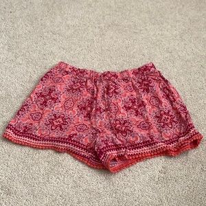 Multicolor pink shorts with fringe